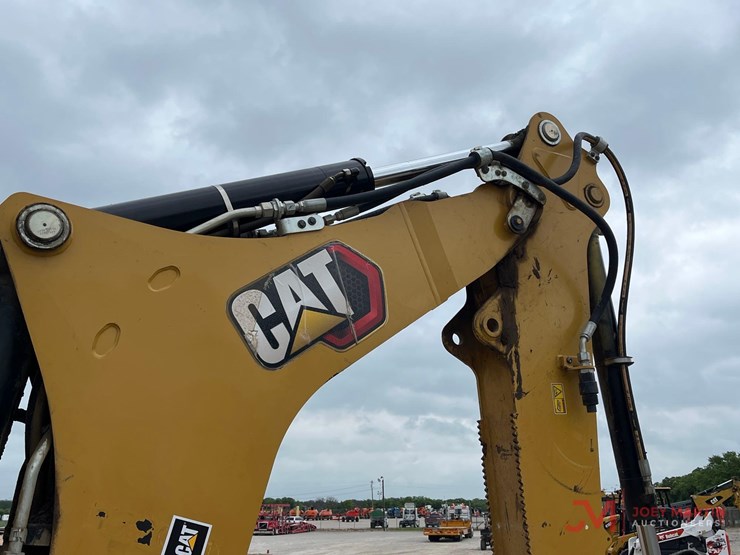 2021-caterpillar-420-image-11