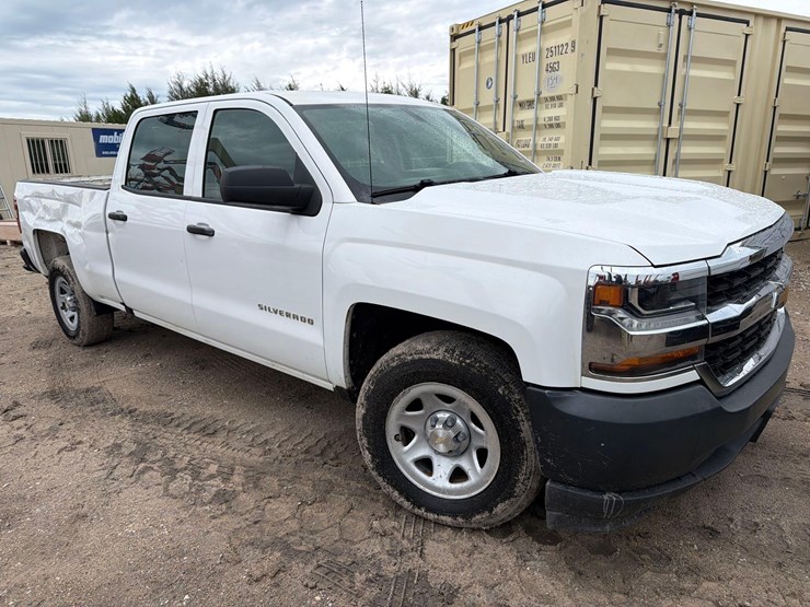 2017-chevrolet-1500-image-3