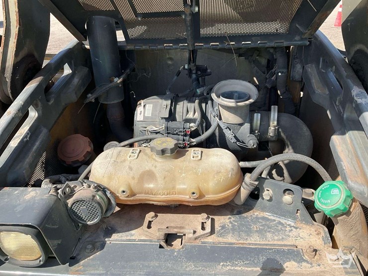 2015-deere-323e-image-8