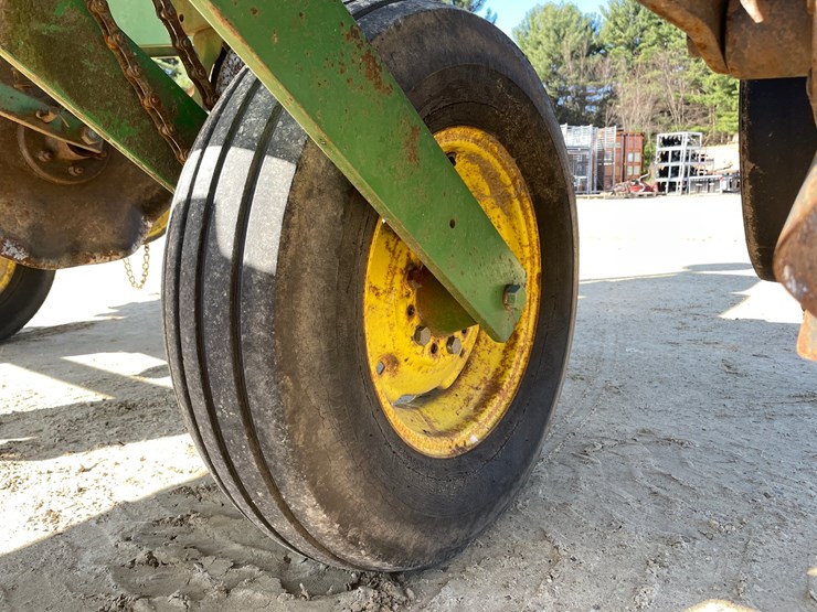 john-deere-7000-image-39