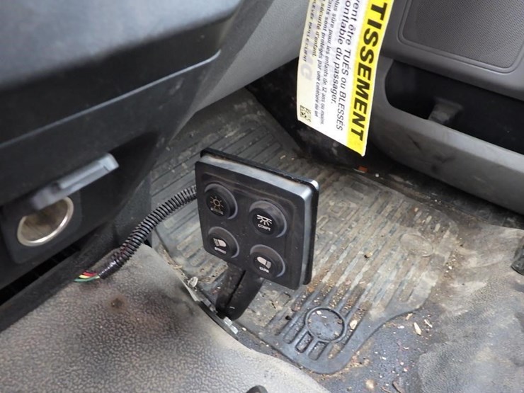 2022-ford-f550-image-49