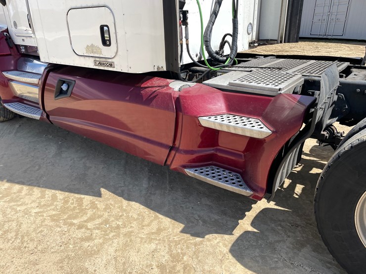 2013-kenworth-t660-image-32