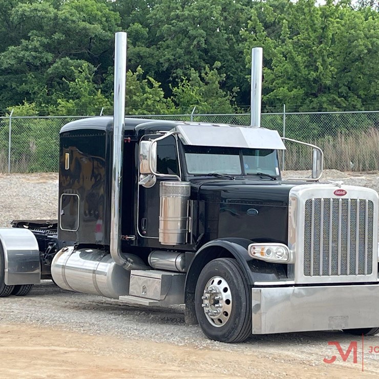 2019 PETERBILT 389
