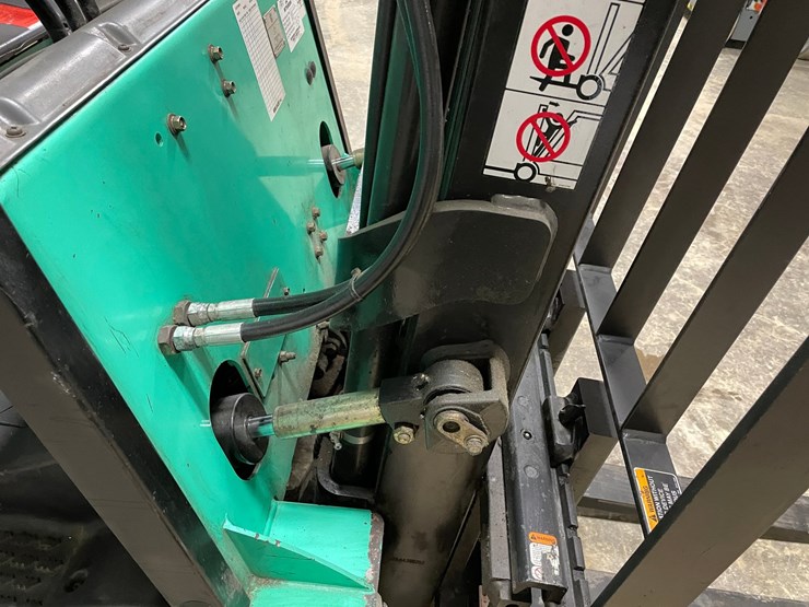 #301-•-mitsubishi-4,000lb-electric-3-wheeled-forklift-image-15