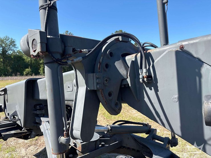 1986-deere-570a-image-16