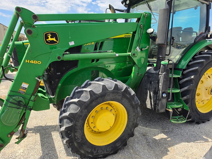 2014-john-deere-7210r-image-23