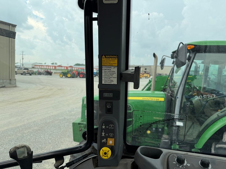 2002-new-holland-ts110-image-17