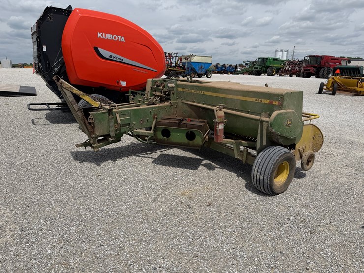 john-deere-346-image-4
