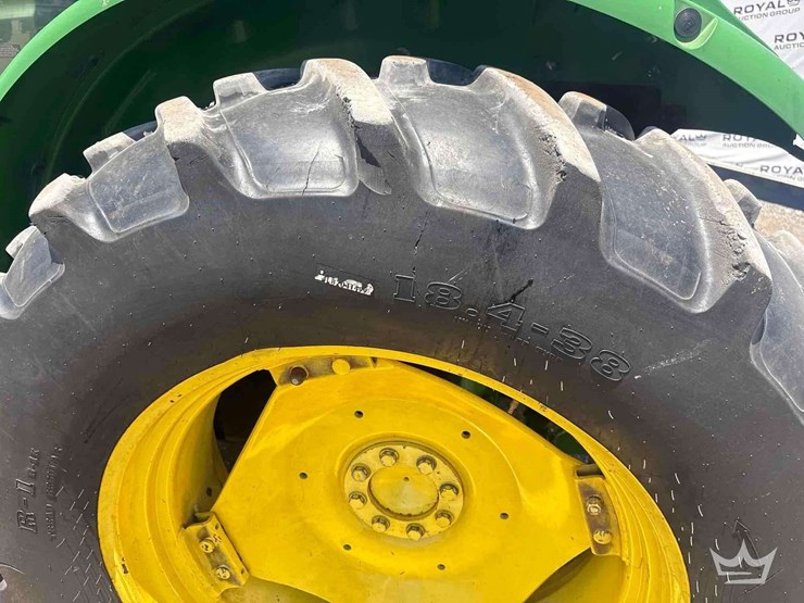 2016-john-deere-6135e-image-30