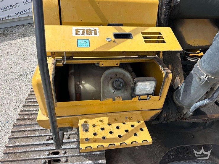 2016-deere-250g-lc-image-18
