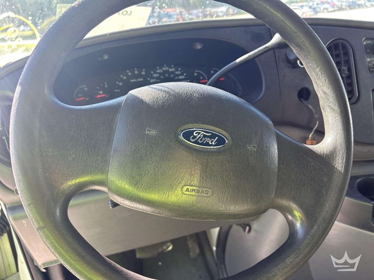 2008-ford-cargo-image-13