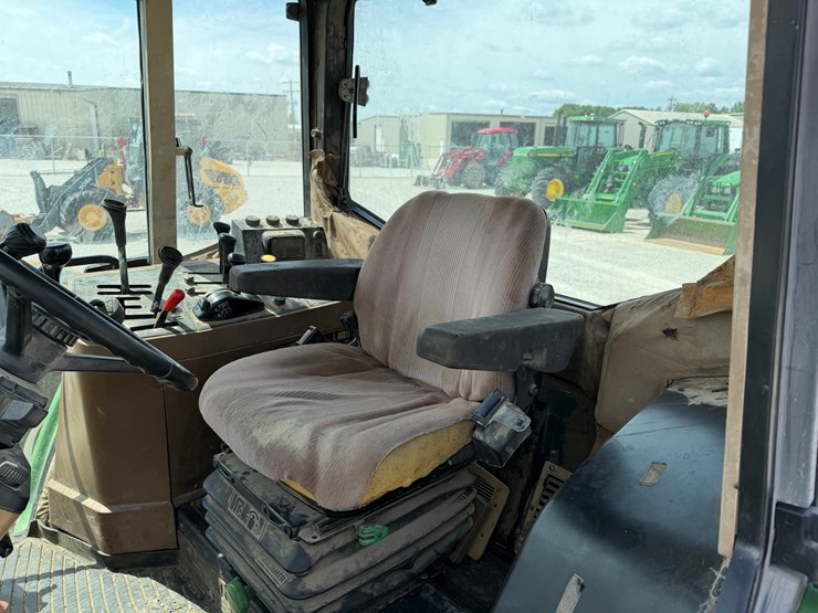 1995-john-deere-6400-image-14