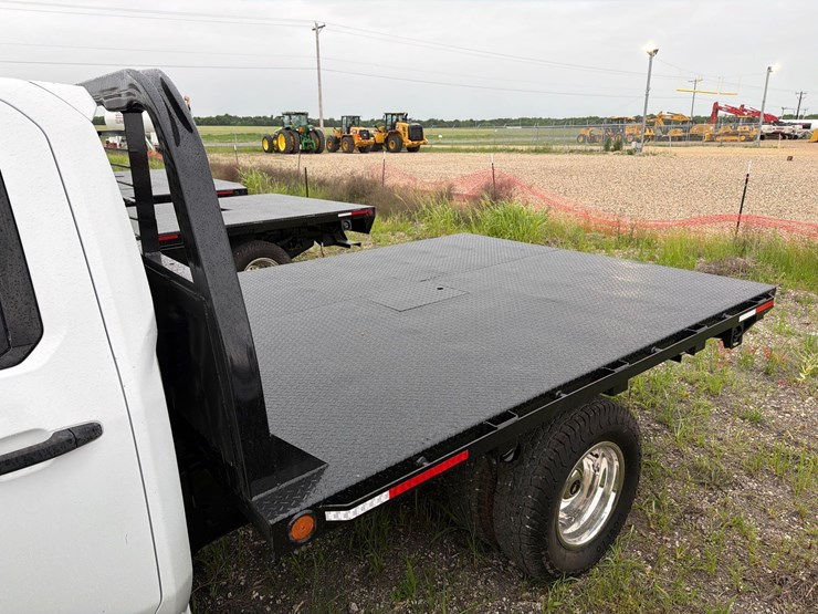 2022-chevrolet-3500-image-7