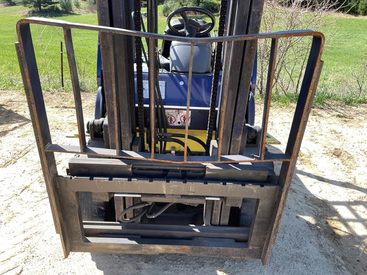 #308-•-komatsu-6,000-lbs,-propane-forklift-(non-moving)-image-26