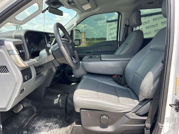 2023-ford-f250-image-12