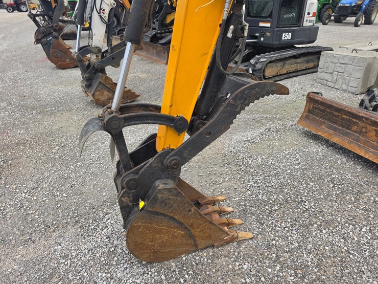 2022-jcb-50z-1-image-2