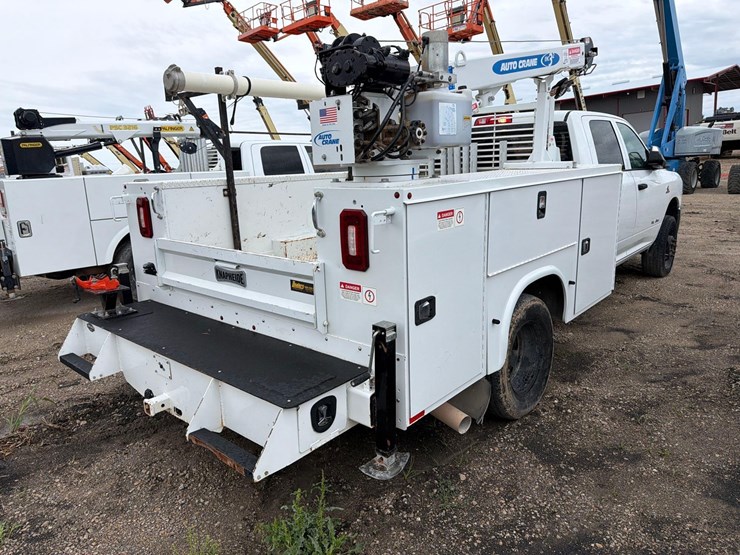 2022-dodge-3500-image-3