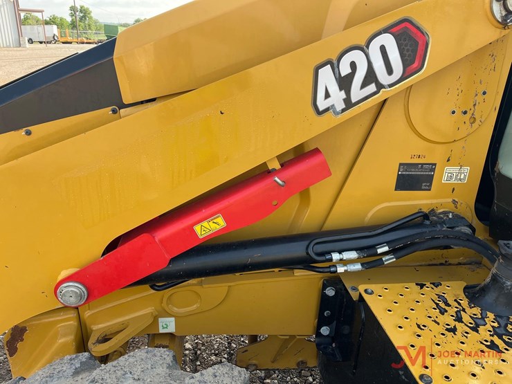 2022-caterpillar-420-image-7