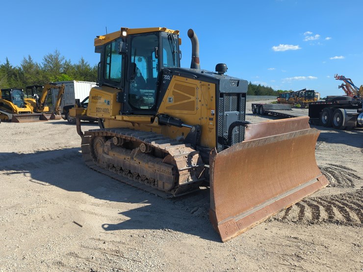 2022-deere-700l-xlt-image-3