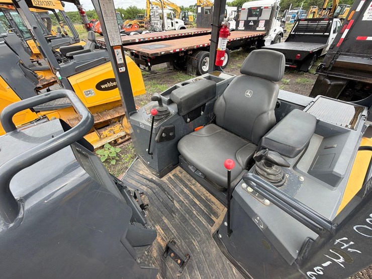 2022-deere-450-lt-image-20