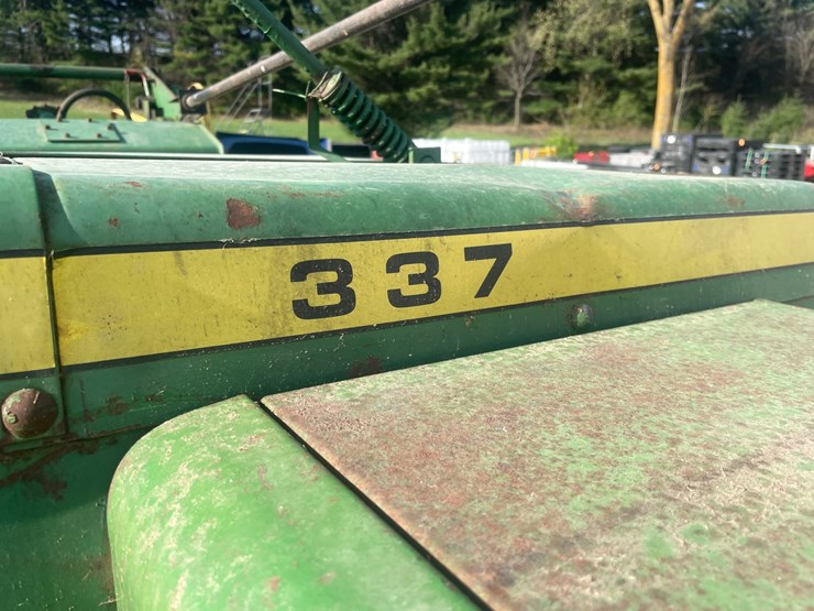 john-deere-337-image-4