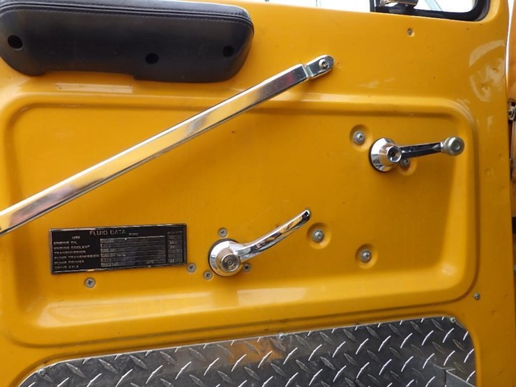 1995-ford-l9000-image-47