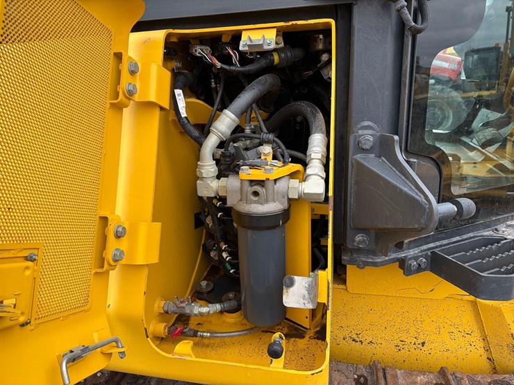 2020-komatsu-d61px-24-image-17