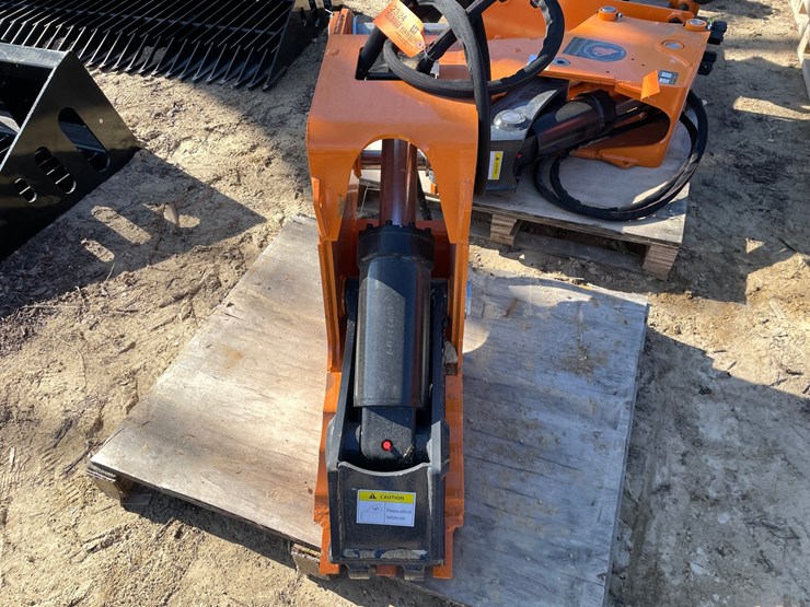 #2324-•-new-wolverine-excavator-hydraulic-clamp-image-2
