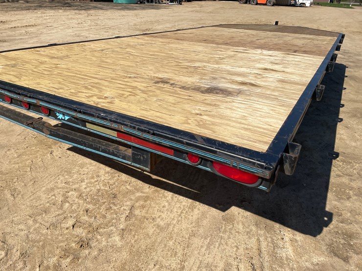 #2011-•-4-place-22'-snowmobile-trailer-(no-title)-image-15