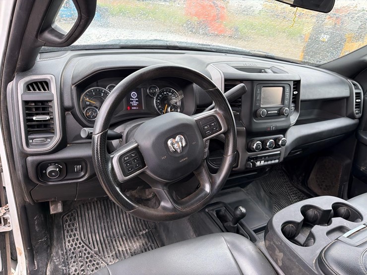 2022-dodge-3500-image-25