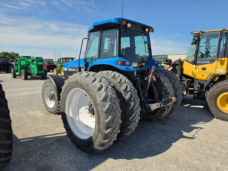 2001-new-holland-8870-image-13
