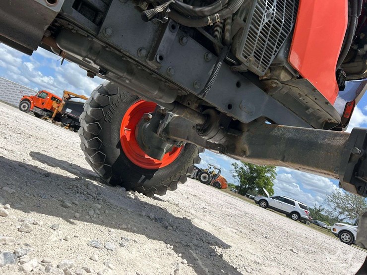 2014-kubota-m9960-image-15