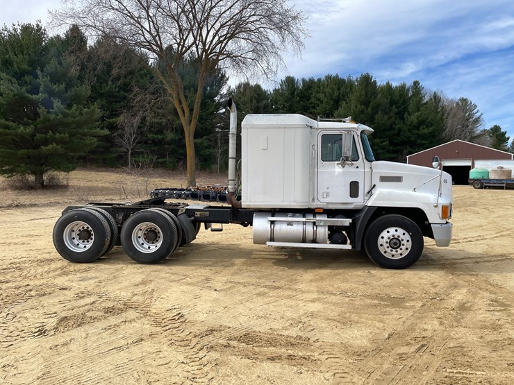 #102-•-1997-mack-ch600-semi-(has-wi-title)-image-4