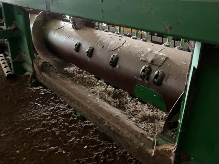 2004-john-deere-630f-image-25