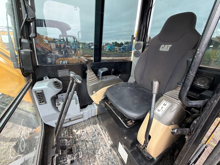 caterpillar-305.5-image-20