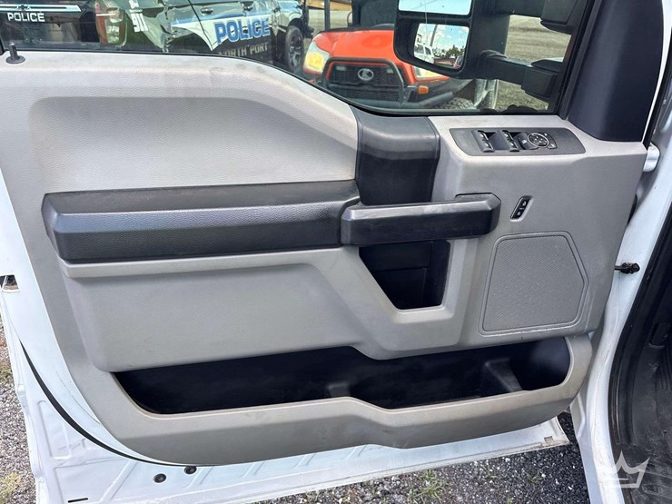 2019-ford-f350-image-15