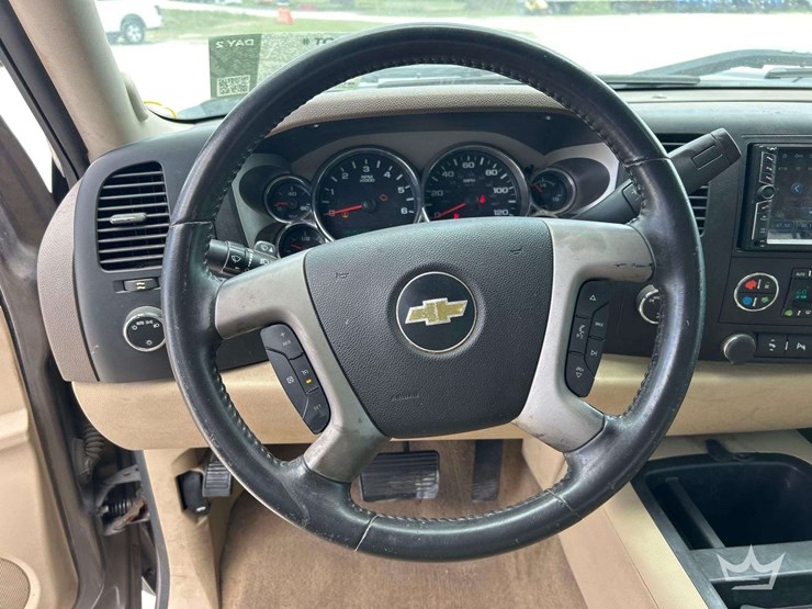 2013-chevrolet-silverado-1500-image-13