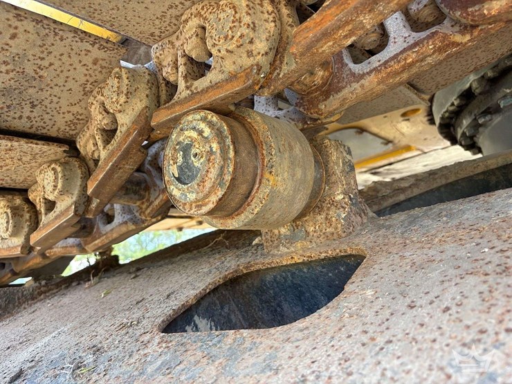 2017-deere-210g-image-46