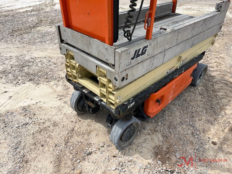 2013-jlg-1930es-image-8