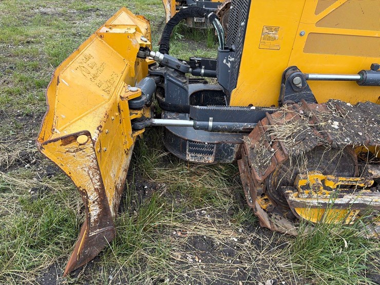 2022-deere-450-lt-image-13