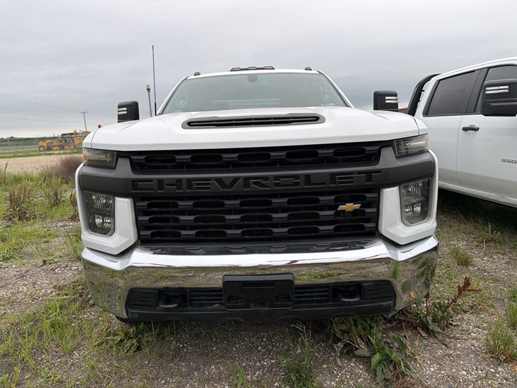 2022-chevrolet-3500-image-6