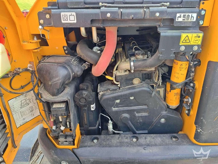 2023-jcb-3ts-8t-image-11