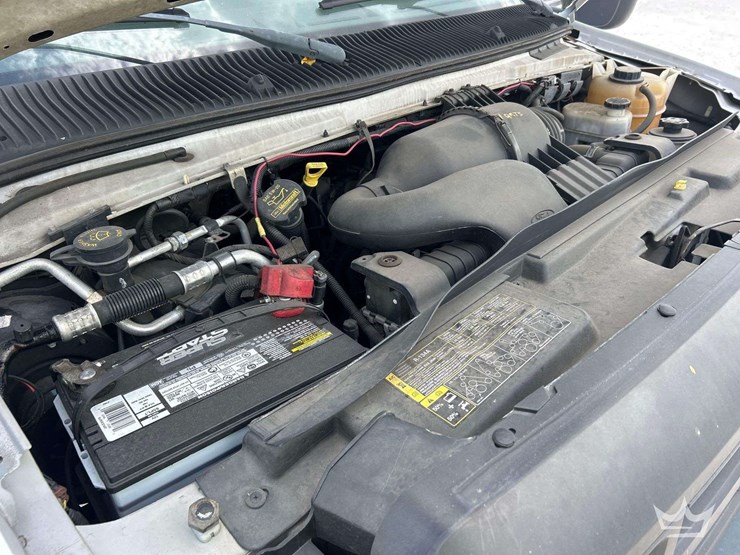 2011-ford-cargo-image-9