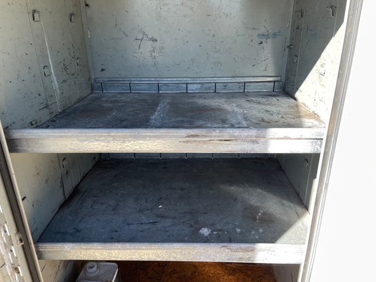 2003-freightliner-fl70-image-110