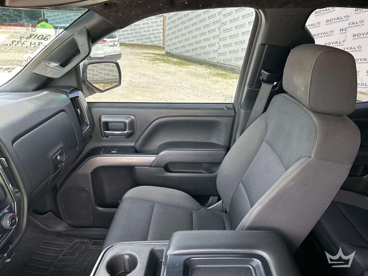 2018-chevrolet-silverado-1500-image-23
