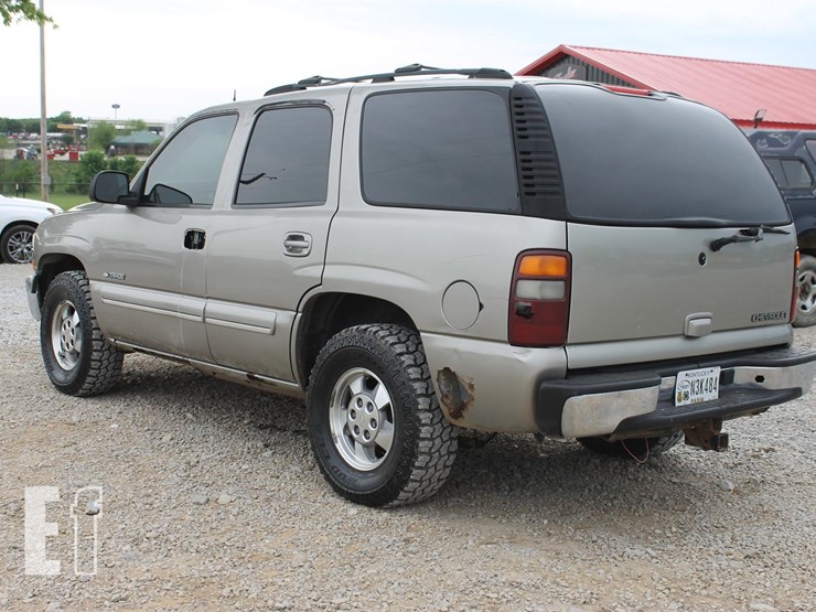 2003-chevrolet-tahoe-image-3
