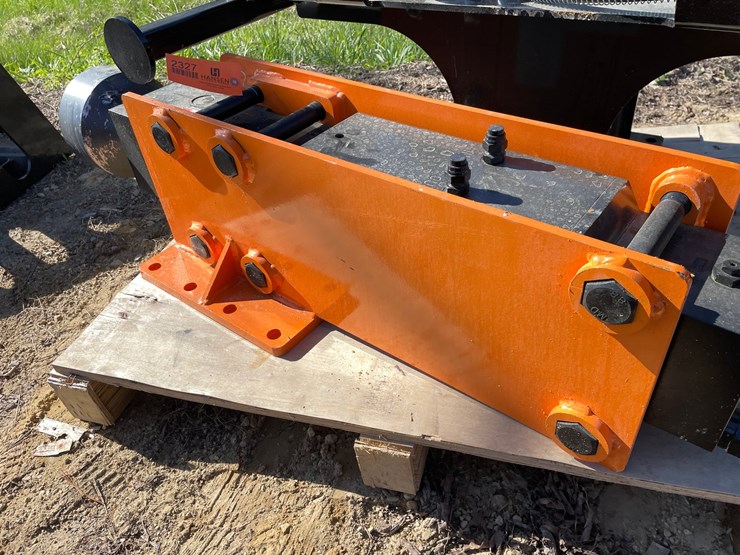 #2327-•-new-wolverine-skid-steer-post-driver-attachment-image-6