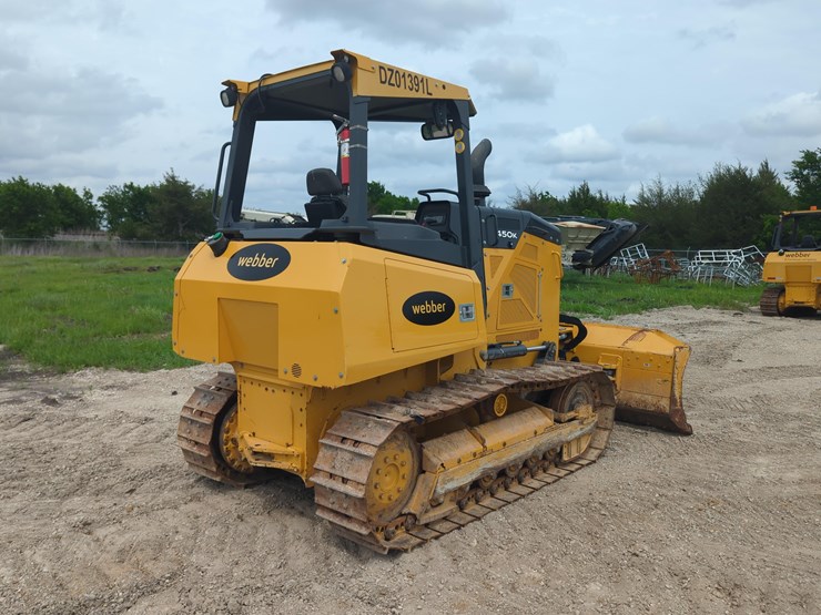 2022-deere-450-lt-image-4