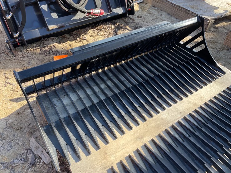 #2316-•-new-wolverine-42"-mini-skid-steer-skelton-bucket-image-1