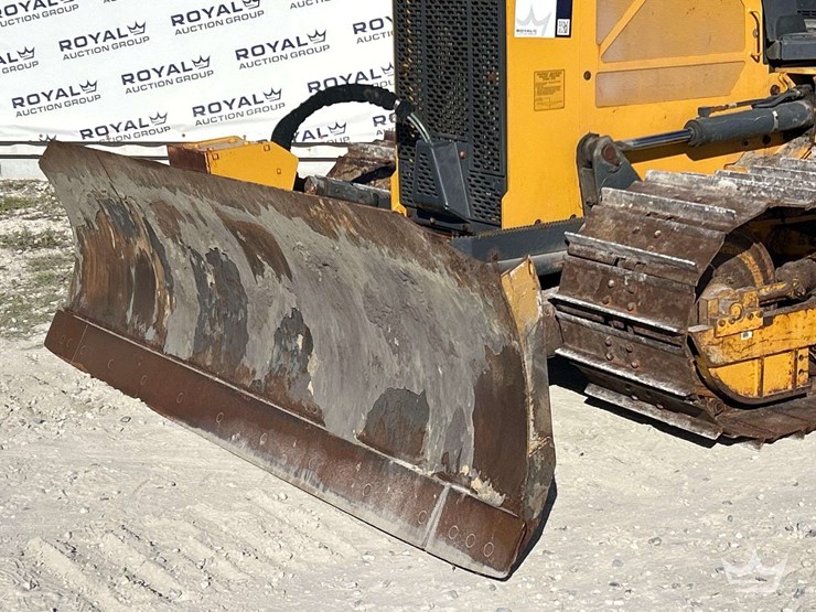 2022-deere-450k-lgp-image-10